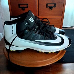 Nike Huarache Black and White Baseball Cleats_10.5
